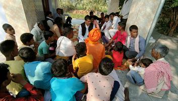 श्यामलाल जोकचंद - सकलडीहा विधानसभा के गांव बरट्टी में कॉंग्रेस उम्मीदवार के पक्ष में मांगे वोट