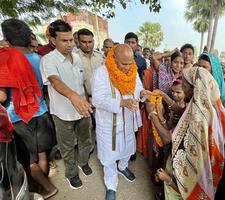 रहुई प्रखंड के विभिन्न ग्रामों में समर्थकों के हुजूम ने किया श्री सिंह का स्वागत अभिनंदन
