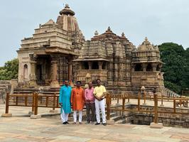 खजुराहो मंदिर भ्रमण - भारत की हजारों वर्ष पुरानी सभ्यता के किए दर्शन