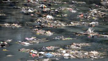 पानी की कहानी - लखनऊ में घटते वॉटर फ़्लो से लगातार प्रदूषित हो रही है गोमती नदी