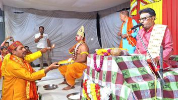 सूर्यमुनि तिवारी - मुगलसराय क्षेत्र के ग्राम पंचायत कुंडलियां में श्रीराम कथा का आयोजन