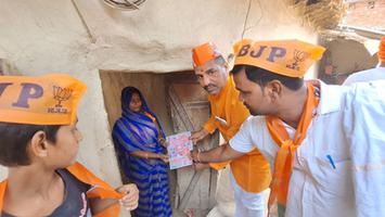 सूर्यमुनि तिवारी- सकलडीहा के ककरही, तारापुर और जीवनपुर ग्राम में जनसंपर्क अभियान के दौरान उमड़ा जनसैलाब