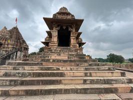 खजुराहो मंदिर भ्रमण - भारत की हजारों वर्ष पुरानी सभ्यता के किए दर्शन