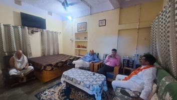 सूर्यमुनि तिवारी- विधानसभा सकलड़ीहा और पंडित दीनदयाल उपाध्याय नगर में दु:खद समाचार मिलने पर शोक संवेदनाएं देने पहुंचे सूर्यमुनि तिवारी