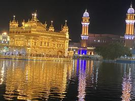 अमृतसर-पंजाब यात्रा : श्री हरमंदिर साहिब, स्वर्ण मंदिर अमृतसर में गुरूदर्शन एवं प्रसाद ग्रहण