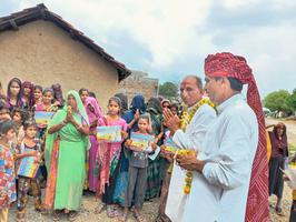 मंदसौर जिला पंचायत चुनाव - वार्ड तीन के प्रत्याशी भोपाल सिंह सोलंकी के पक्ष में मतदान की अपील