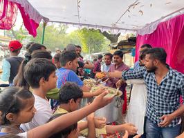 द्वितीय नवरात्रि पर वार्ड में आयोजित हुआ विशाल भंडारा, लोगों ने ग्रहण किया प्रसाद