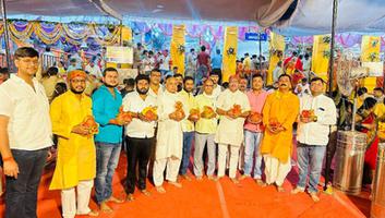 सूर्यमुनि तिवारी - विंध्याचल धाम, मिर्जापुर में स्थित माँ विंध्यवासिनी के दर्शन करने का सौभाग्य प्राप्त किया