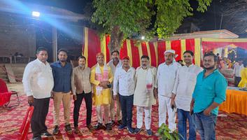 सूर्यमुनि तिवारी - चंदौली क्षेत्र के अंतर्गत विभिन्न मांगलिक कार्यक्रमों में सम्मिलित होकर आत्मीय जनों को दी शुभकामनाएं
