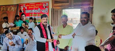 समाजवादी पार्टी सदस्यता अभियान - ग्राम रोकरी में बेहद सफल रहा सपा का सदस्यता अभियान