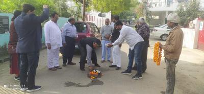 मैथिलीशरण गुप्त पार्क ए ब्लॉक इंदिरानगर में सड़क विकास कार्य को मिली प्रगति