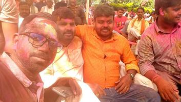 गुलजार वाटिका में आयोजित भव्य होली मिलन समारोह में उमड़ा जन हुजूम