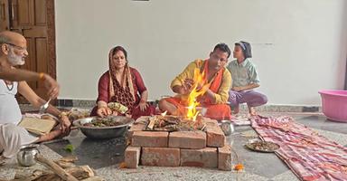 देवाधिदेव महादेव की आराधना, निखिल मिश्रा ने सपरिवार किया रुद्राभिषेक और हवन