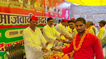 समाजवादी पार्टी सदस्यता अभियान - बड़ा कछपुरा नगला मदनपुर में बेहद सफल रहा सपा का सदस्यता अभियान