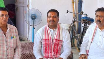 सूर्यमुनि तिवारी - बरठी और सकलड़ीहा में की नुक्कड़ सभा, भाजपा प्रत्याशी को बहुमत से जिताने की अपील की