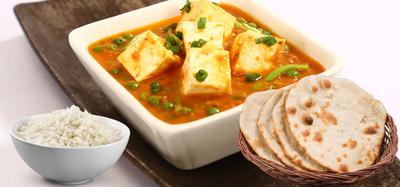 Paneer Matar Rice, 2 Roti, Salad, Raita