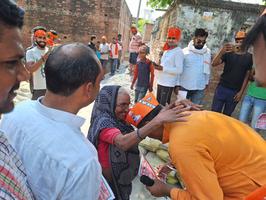 जनसम्पर्क अभियान के दौरान पहुंचे ककरही, तारापुर और जीवनपुर