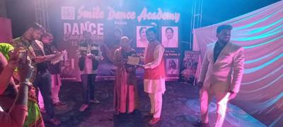 आयुष्मान कार्ड वितरण एवं डांस काम्पिटिशन कार्यक्रम में उमड़ा युवाओं का सैलाब