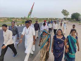 प्रतिज्ञा पदयात्रा - ओम बना से आगे बढ़ी प्रतिज्ञा पद यात्रा, जोधपुर के समीप यात्रा से जुड़े कॉंग्रेस सहयोगी