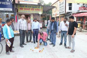 इंदिरानगर बी ब्लॉक में इंटरलॉकिंग टाइल्स निर्माण कार्य का उद्घाटन