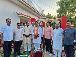 विधानसभा सकलड़ीहा, चकिया और अन्य क्षेत्रों के विभिन्न वैवाहिक कार्यक्रमों में पहुंचे सूर्यमुनि तिवारी