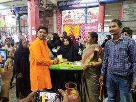 उज्ज्वला योजना के तहत महिलाओं को मिली नए गैस कनेक्शन की सौगात