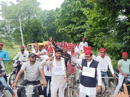 छोटे लोहिया श्री जनेश्वर मिश्र की जयंती पर कायमगंज विधानसभा में सपा की साइकिल रैली