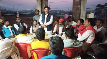 कुशीनगर में सपा आयोजित हुई सेक्टर प्रभारियों की बैठक, चुनाव प्रक्रिया पर हुई विस्तृत चर्चा
