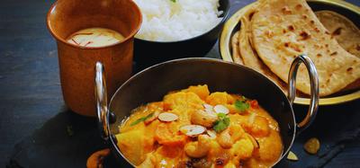 Chicken Korma, Rice, 2 Roti, Salad, Raita