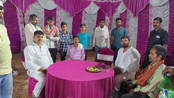 भभुआ के विभिन्न क्षेत्रों में पहुंचे जिला पार्षद विकास सिंह, विवाह कार्यक्रमों में की शिरकत