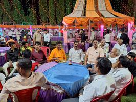 विभिन्न वैवाहिक कार्यक्रमों में पहुंचे सूर्यमुनि तिवारी, वर-वधू को दिया आशीष