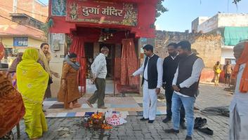 दिलीप श्रीवास्तव - इंदिरानगर के गाजीपुर गांव में दुर्गा माता मंदिर के निकट हॉल कार्य का हुआ शुभारंभ