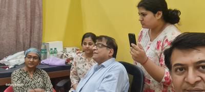 (Click here for more pictures)
Real-time health scan at the Patanjali store