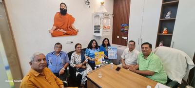 (Click here for more pictures)
Real-time health scan at the Patanjali store