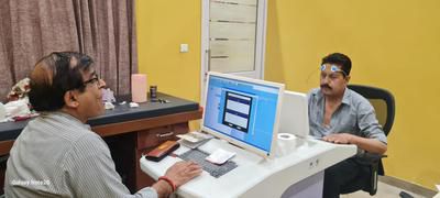(Click here for more pictures)
Real-time health scan at the Patanjali store