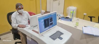 (Click here for more pictures)
Real-time health scan at the Patanjali store
