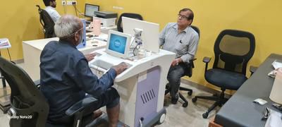 (Click here for more pictures)
Real-time health scan at the Patanjali store