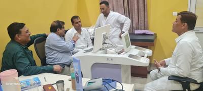 (Click here for more pictures)
Real-time health scan at the Patanjali store